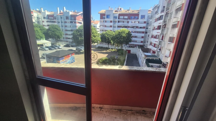 Apartamento T2 para Venda em Algueirão-Mem Martins Foto 13