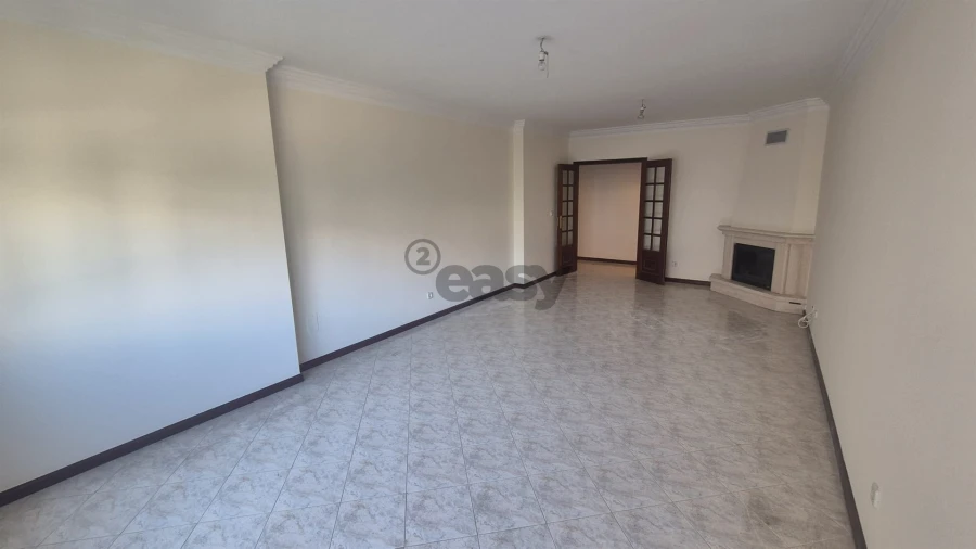 Apartamento T2 para Venda em Algueirão-Mem Martins Foto 4