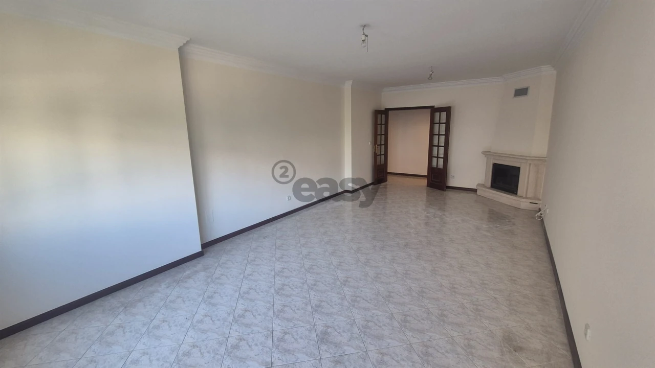 Apartamento T2 para Venda em Algueirão-Mem Martins Foto 4