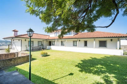 Apartamento T4 para Venda em Selho (São Cristovão)