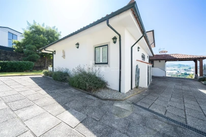 Apartamento T4 para Venda em Selho (São Cristovão)