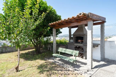 Apartamento T4 para Venda em Selho (São Cristovão)