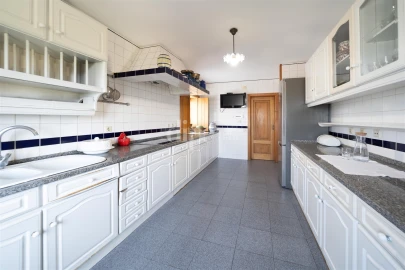 Apartamento T4 para Venda em Selho (São Cristovão)
