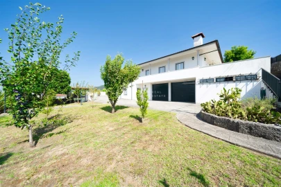 Apartamento T4 para Venda em Selho (São Cristovão)