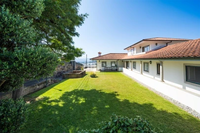 Apartamento T4 para Venda em Selho (São Cristovão)