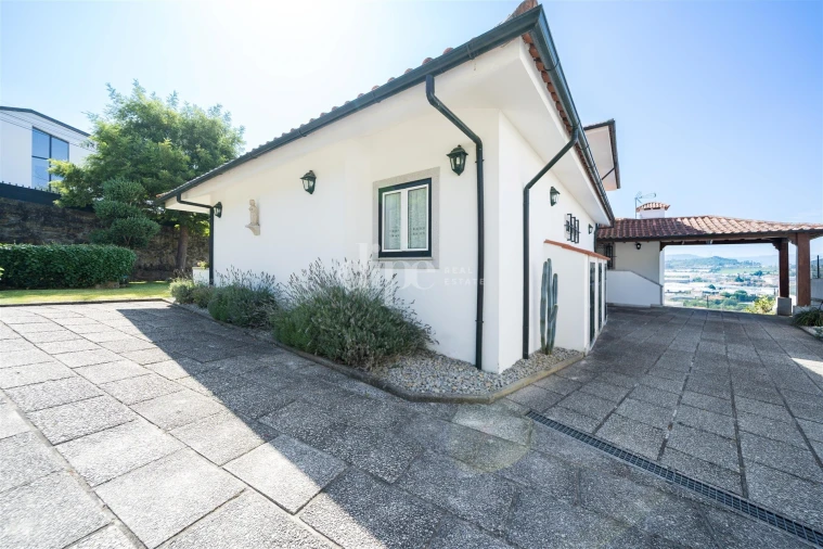 Apartamento T4 para Venda em Selho (São Cristovão) Foto 6