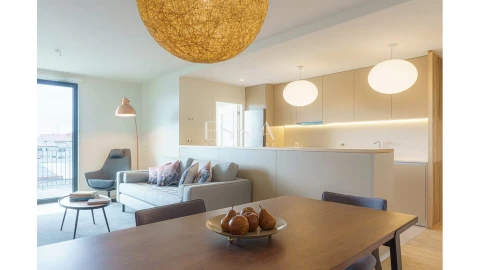 Apartamento T2 para Arrendamento em Cedofeita, Santo Ildefonso, Sé, Miragaia, São Nicolau e Vitória
