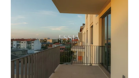 Apartamento T2 para Arrendamento em Cedofeita, Santo Ildefonso, Sé, Miragaia, São Nicolau e Vitória