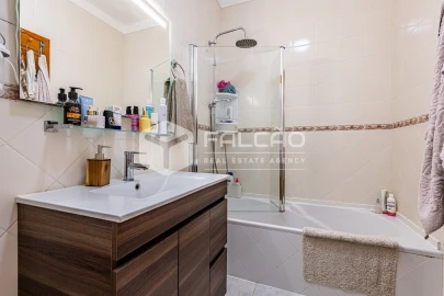 Apartamento T3 para Venda em Marvila, Ribeira Santarém, São Salvador, São Nicolau