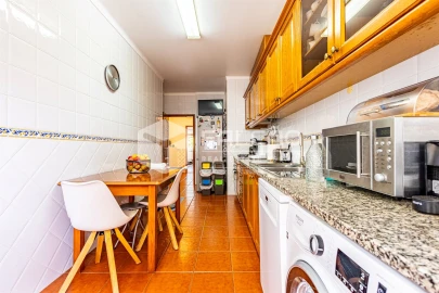 Apartamento T3 para Venda em Marvila, Ribeira Santarém, São Salvador, São Nicolau