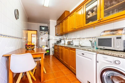 Apartamento T3 para Venda em Marvila, Ribeira Santarém, São Salvador, São Nicolau