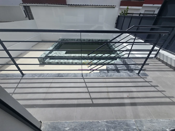Moradia T3 para Venda em Alcabideche Foto 27