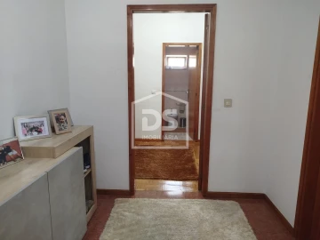 Apartamento T3 para Venda em Currelos, Papízios e Sobral