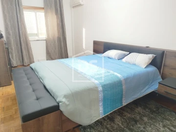 Apartamento T3 para Venda em Currelos, Papízios e Sobral