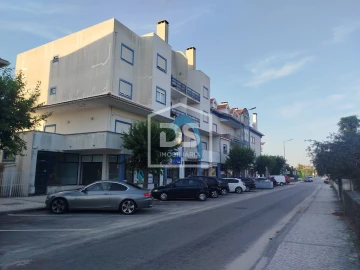 Apartamento T3 para Venda em Currelos, Papízios e Sobral