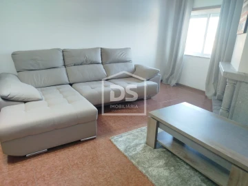 Apartamento T3 para Venda em Currelos, Papízios e Sobral