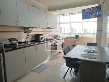 Apartamento T3 para Venda em Currelos, Papízios e Sobral