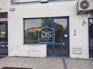 Apartamento T3 para Venda em Currelos, Papízios e Sobral