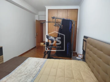 Apartamento T3 para Venda em Currelos, Papízios e Sobral