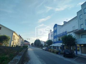 Apartamento T3 para Venda em Currelos, Papízios e Sobral