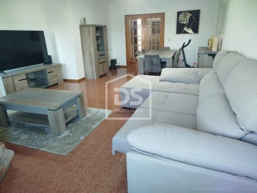 Apartamento T3 para Venda em Currelos, Papízios e Sobral