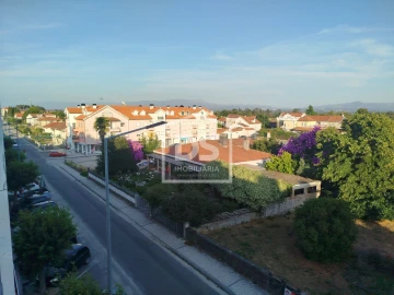 Apartamento T3 para Venda em Currelos, Papízios e Sobral