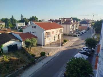 Apartamento T3 para Venda em Currelos, Papízios e Sobral
