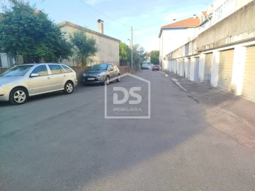 Apartamento T3 para Venda em Currelos, Papízios e Sobral