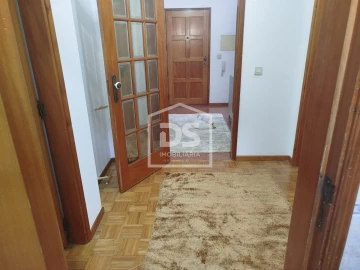 Apartamento T3 para Venda em Currelos, Papízios e Sobral