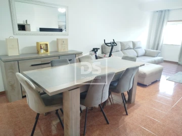 Apartamento T3 para Venda em Currelos, Papízios e Sobral