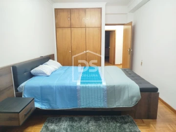 Apartamento T3 para Venda em Currelos, Papízios e Sobral