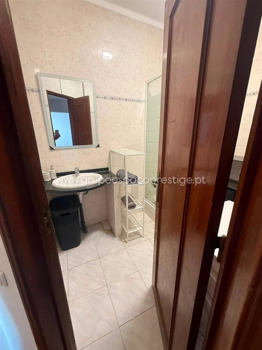 Apartamento T2 para Venda em Olhão Foto 9