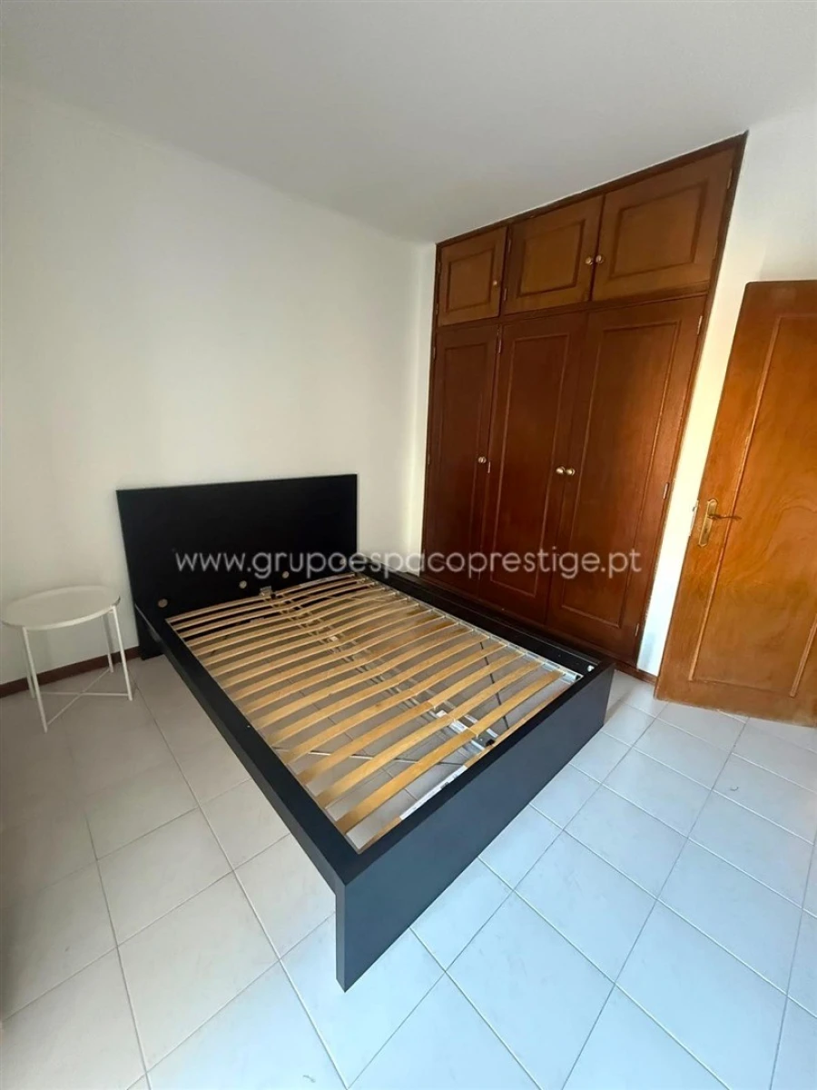 Apartamento T2 para Venda em Olhão Foto 5