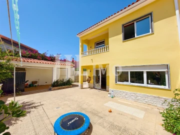 Moradia T4 para Venda em Alcabideche