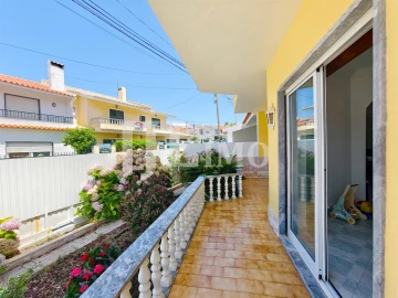 Moradia T4 para Venda em Alcabideche