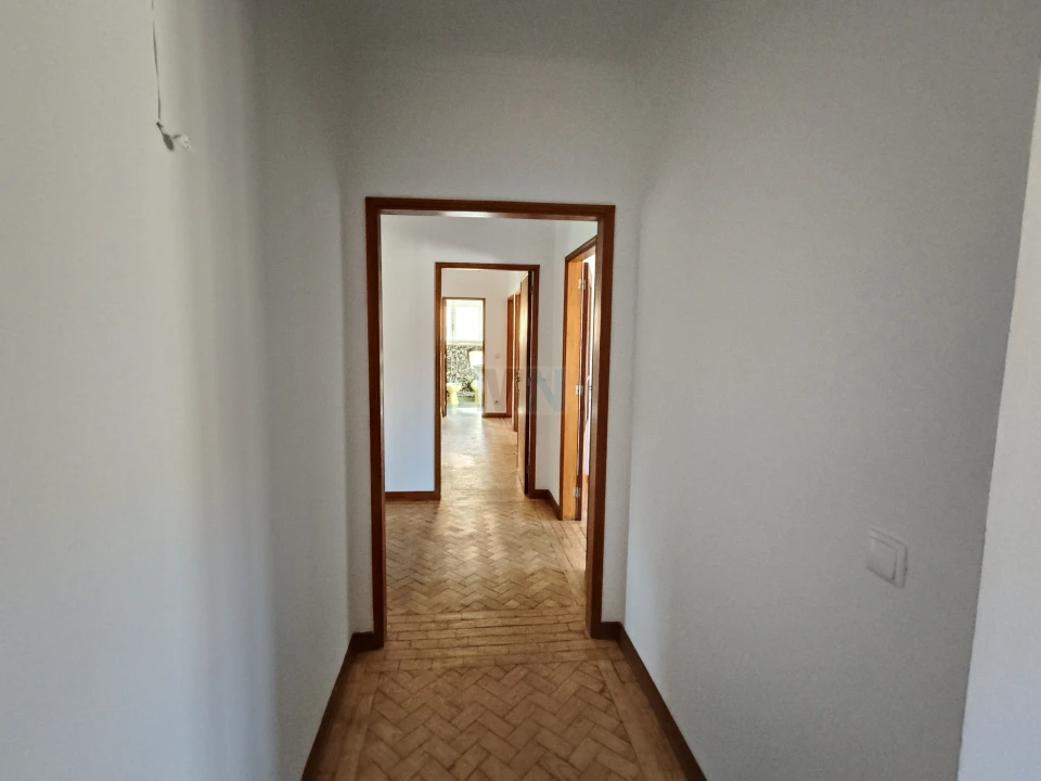 Apartamento T4 para Venda em Santo Antonio dos Olivais Foto 4