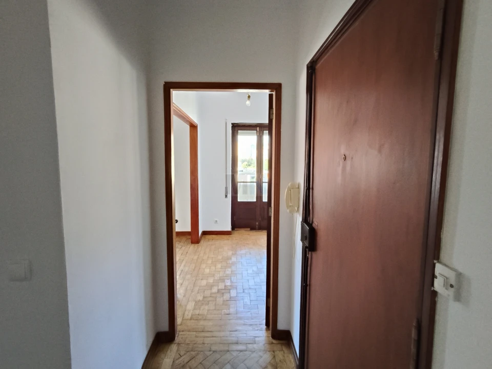 Apartamento T4 para Venda em Santo Antonio dos Olivais Foto 3