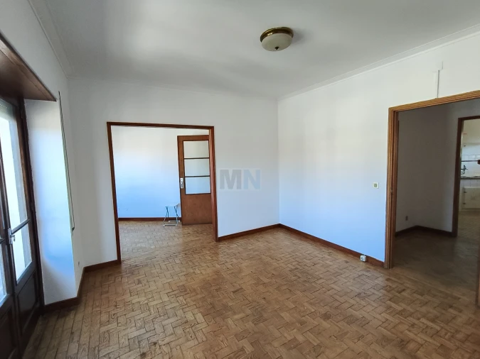 Apartamento T4 para Venda em Santo Antonio dos Olivais Foto 7