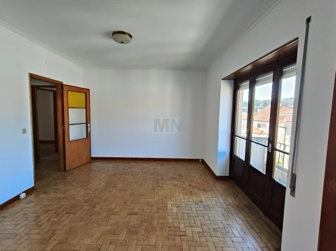 Apartamento T4 para Venda em Santo Antonio dos Olivais Foto 2