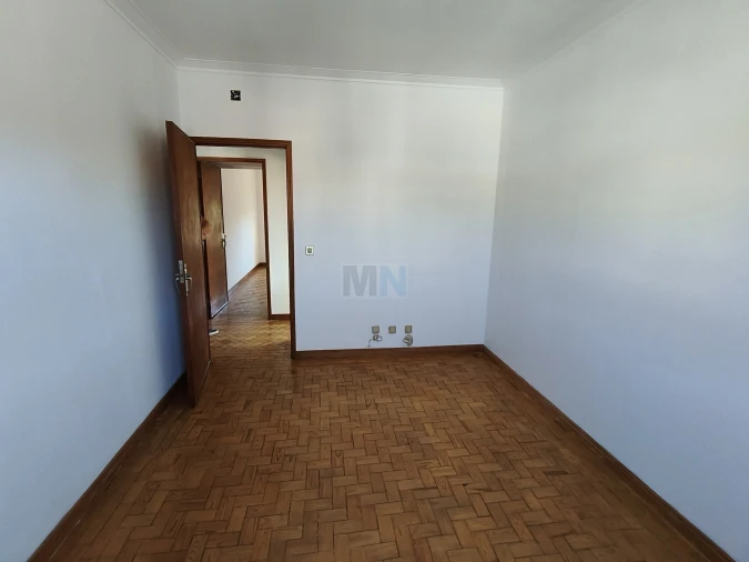 Apartamento T4 para Venda em Santo Antonio dos Olivais Foto 20