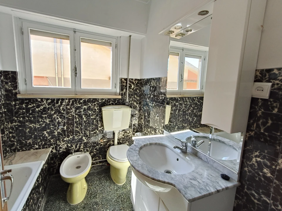 Apartamento T4 para Venda em Santo Antonio dos Olivais Foto 3