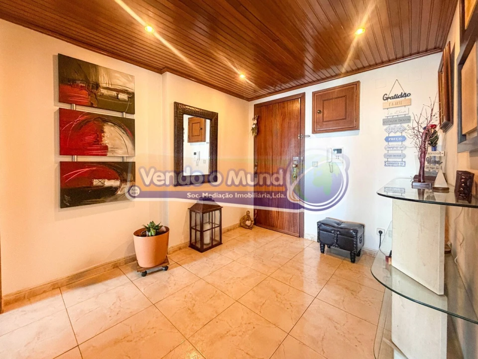 Apartamento T4 para Venda em Algueirão-Mem Martins Foto 10