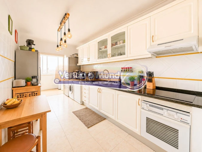 Apartamento T4 para Venda em Algueirão-Mem Martins Foto 8