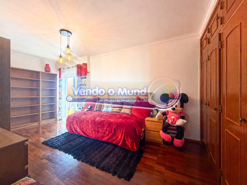 Apartamento T4 para Venda em Algueirão-Mem Martins Foto 12
