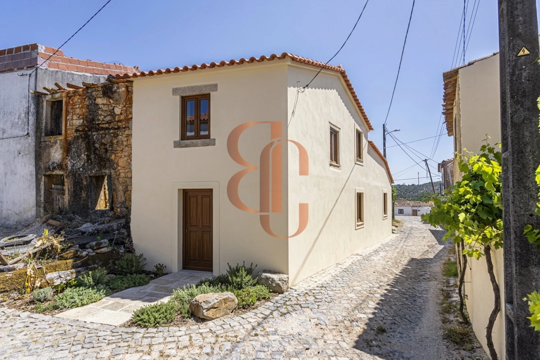 Moradia T2 para Venda em Alvorge Foto 4