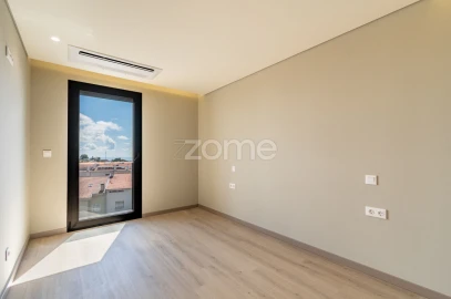 Apartamento T2 para Venda em Mafamude e Vilar do Paraíso