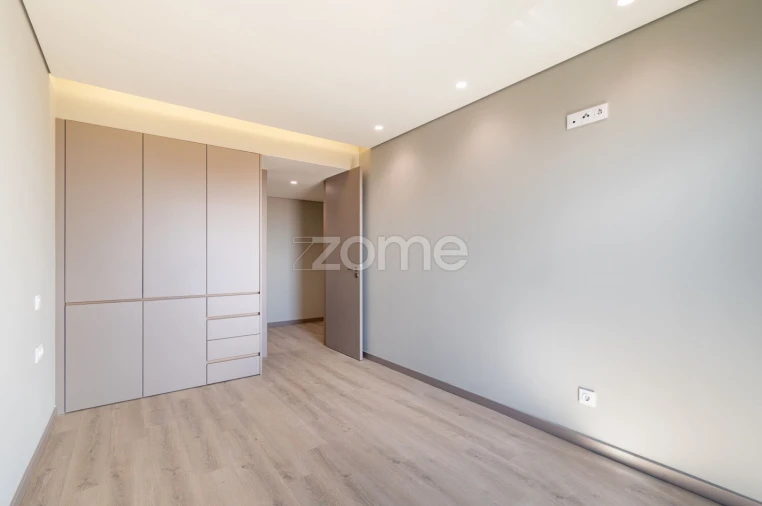 Apartamento T2 para Venda em Mafamude e Vilar do Paraíso Foto 17
