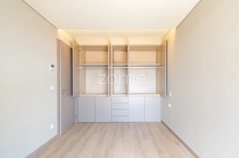 Apartamento T2 para Venda em Mafamude e Vilar do Paraíso Foto 24