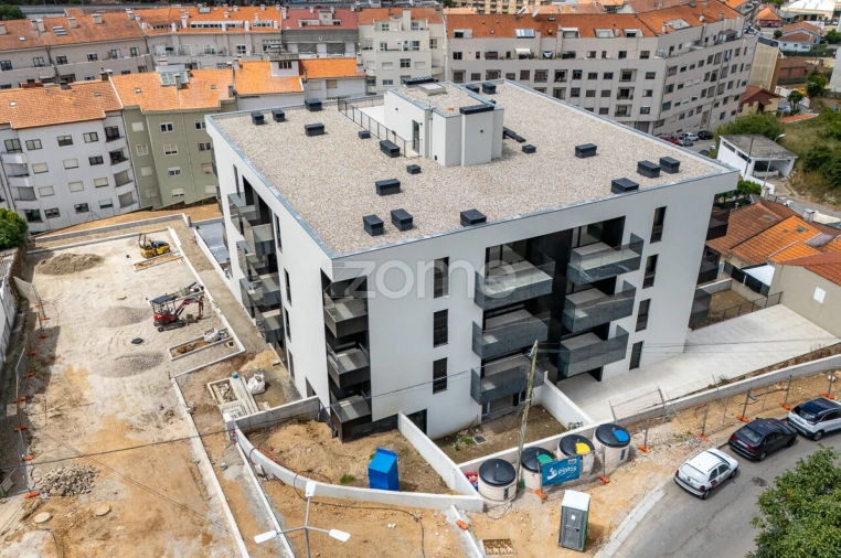 Apartamento T2 para Venda em Mafamude e Vilar do Paraíso Foto 31