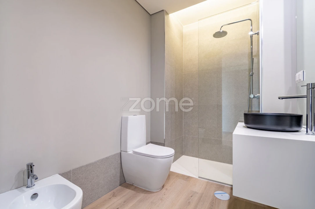 Apartamento T2 para Venda em Mafamude e Vilar do Paraíso Foto 18
